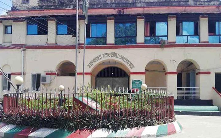 যশোর কেন্দ্রীয় কারাগারে পোস্টাল ভোট দিলেন ১০০ কয়েদি